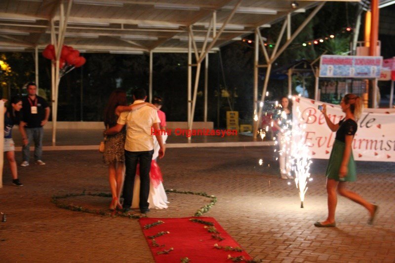 Evlenme Teklifi Kırmızı Halı İzmir Organizasyon